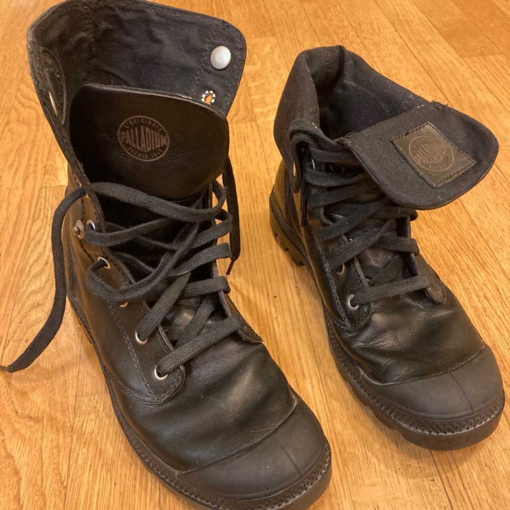 Iconic Black Leather Palladium Boots Sz 9